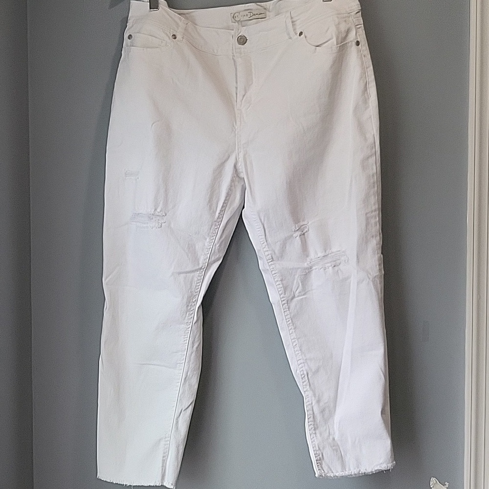 Cropped white distressed jeans